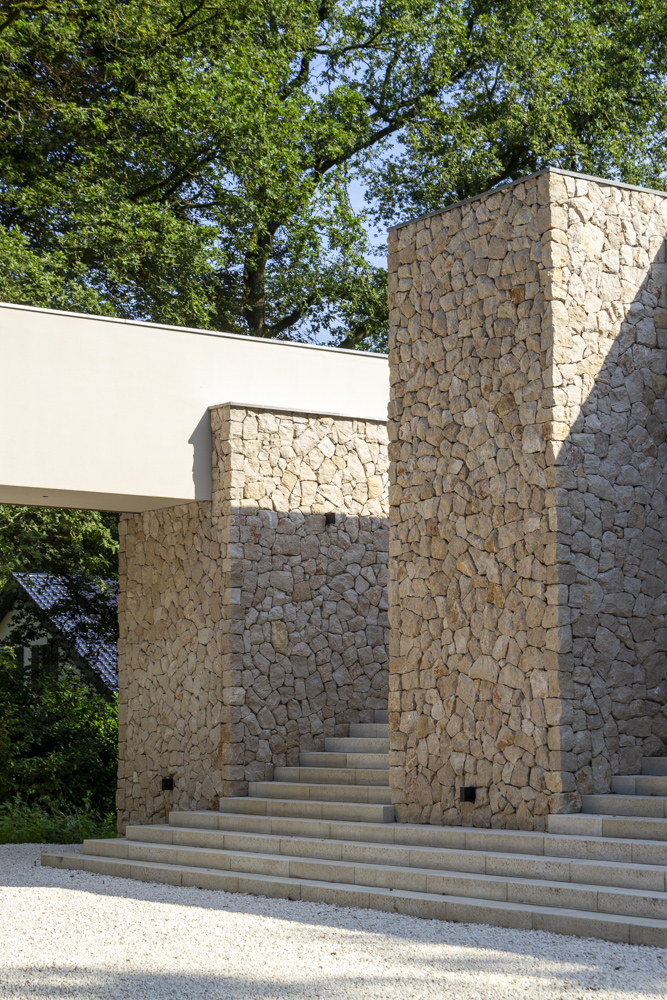 Gevelbekleding natuursteenstrips, steenstrips, natuursteen gevelbekleding, massieve metselstenen, langformaat gevelstenen, moderne gevelsteen, NG Bouwen met Natuursteen 