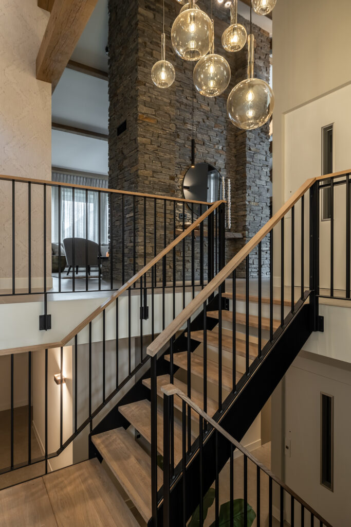 Gevelbekleding natuursteenstrips, steenstrips, natuursteen gevelbekleding, massieve metselstenen, langformaat gevelstenen, moderne gevelsteen, NG Bouwen met Natuursteen 