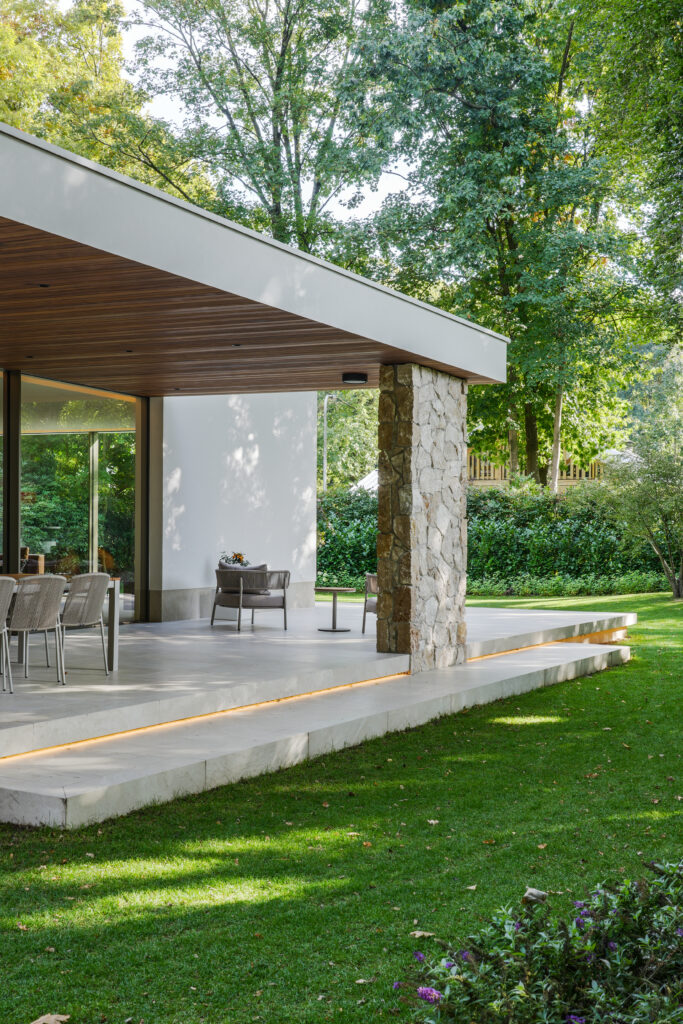 Travertin natuursteen, travertin, travertin tegels, travertin vloer, natuurstenen, gevelstenen, gevelsteen, gevelbekleding, NG Bouwen met Natuursteen