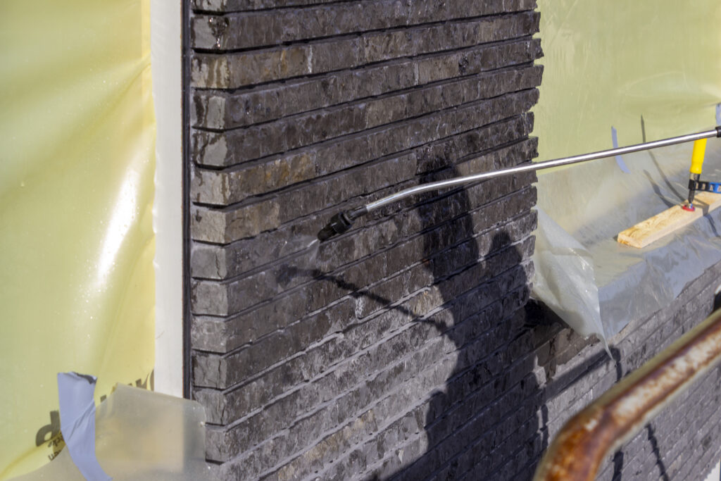 Natuursteen gevel, gevel natuursteen, natuursteen gevelbekleding, massieve metselstenen, wildverband gevel, geveldetail natuursteen, Lapide Bricks, NG Rock, Natuurgevelsteen, NG Bouwen met Natuursteen
